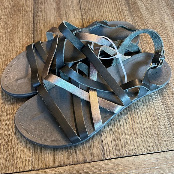 Olukai awe awe black and silver strappy sandals - Picture 7 of 7